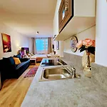 Live-Inn Prague 2 Bdr Family Suite For 1-8 Guests, 20 Mins To Center, Lift, Gym, Reception, Parking, Roof Terrace, Game & Party