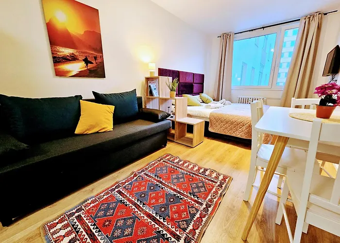 Live-Inn Prague 2 Bdr Family Suite For 1-8 Guests, 20 Mins To Center, Lift, Gym, Reception, Parking, Roof Terrace, Game & Party
