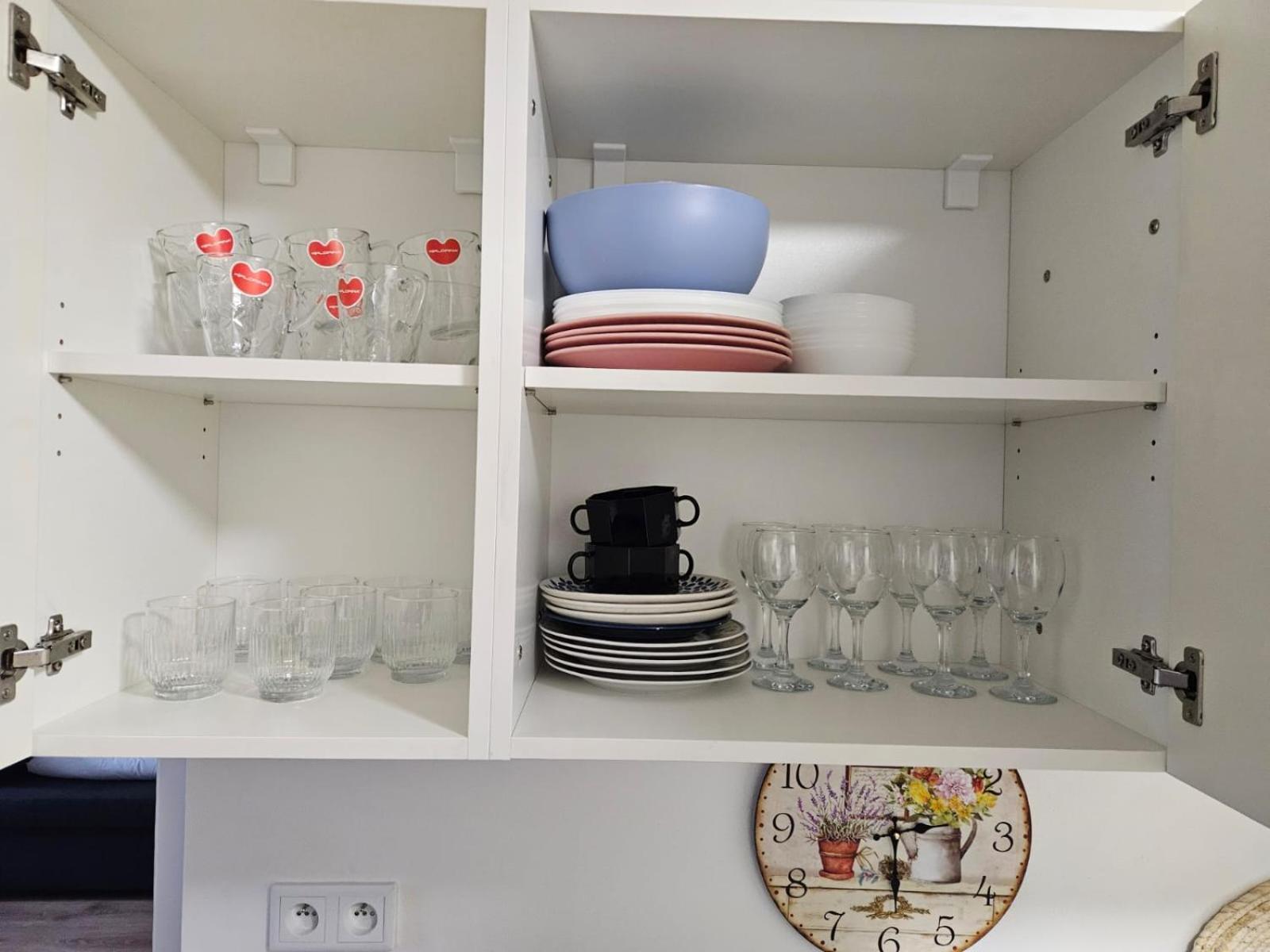 Apartment Live-inn 2 Bdr Family For 1-8 Guests, 20 Mins To Center, Lift, Gym, Reception, Parking, Roof Terrace, Game & Party