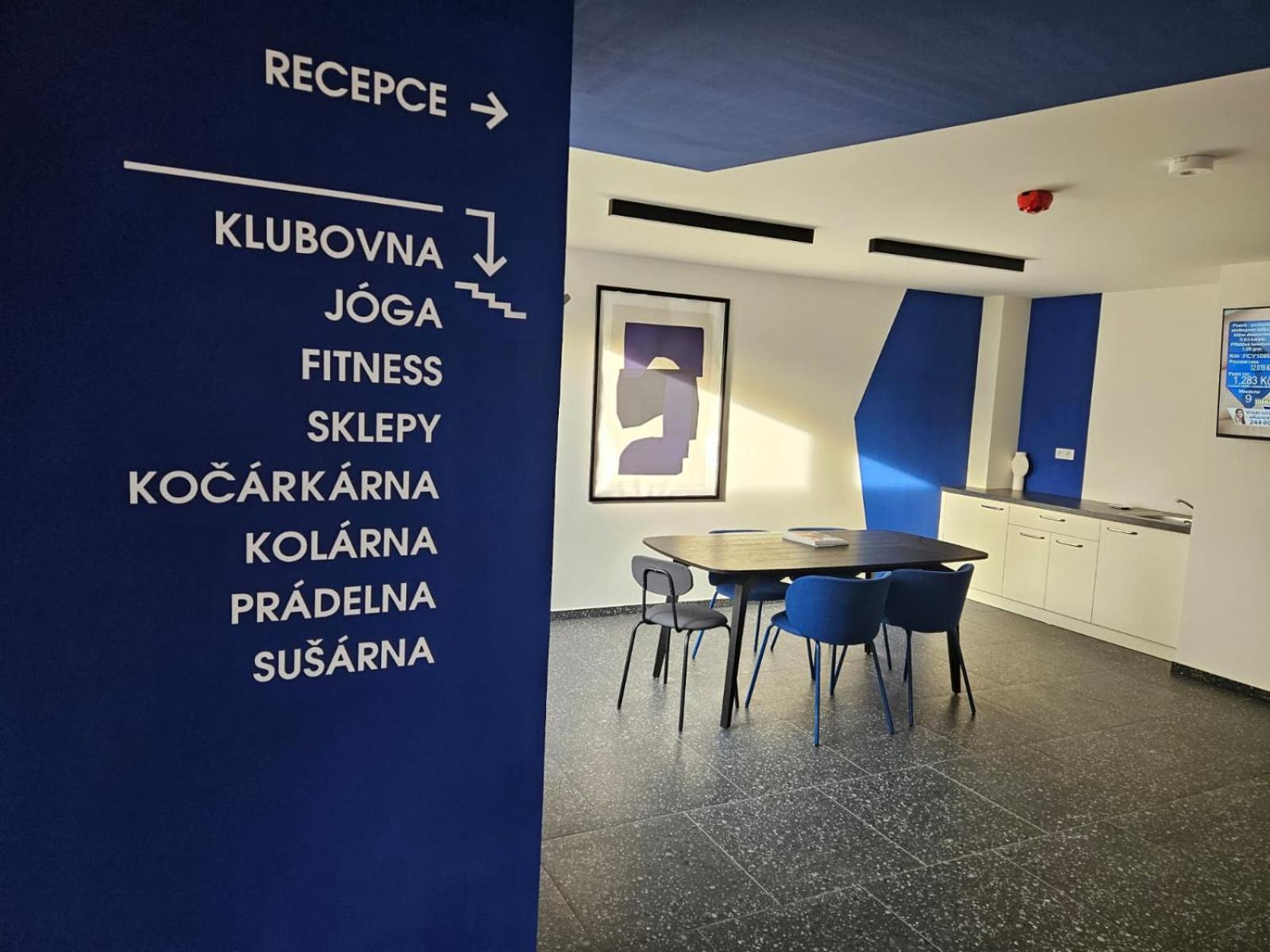 Apartment Live-inn 2 Bdr Family For 1-8 Guests, 20 Mins To Center, Lift, Gym, Reception, Parking, Roof Terrace, Game & Party Prague